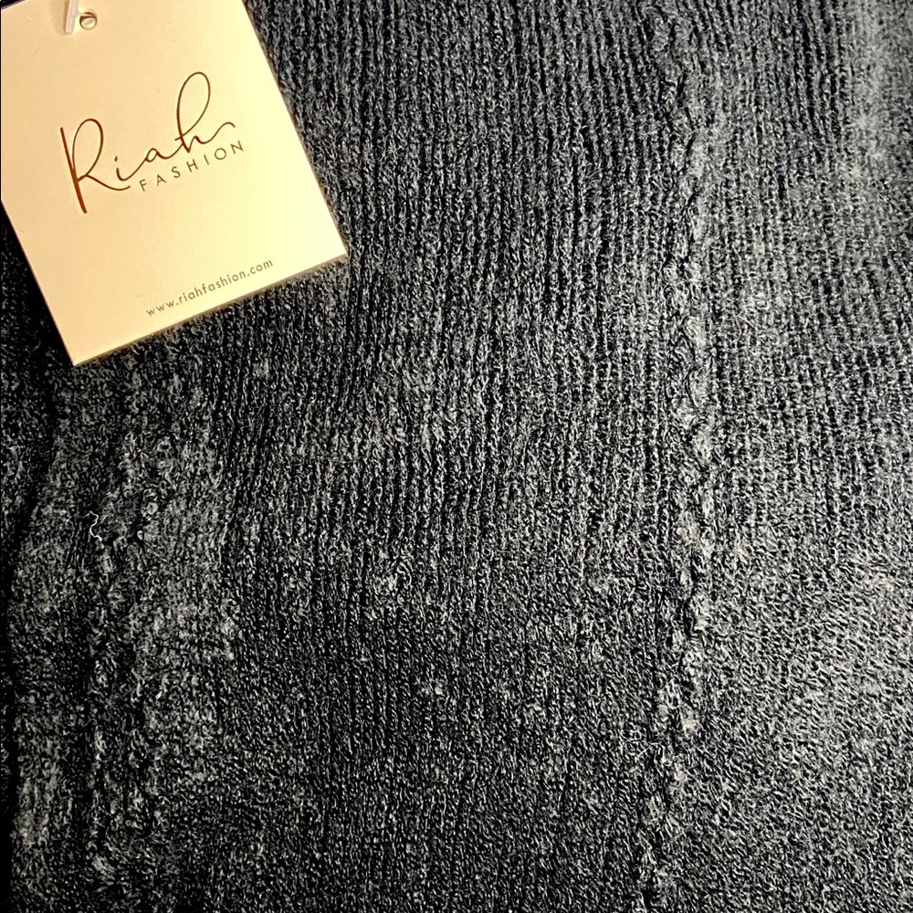Super Soft Poncho Cascading Fringe - Picture 7 of 8